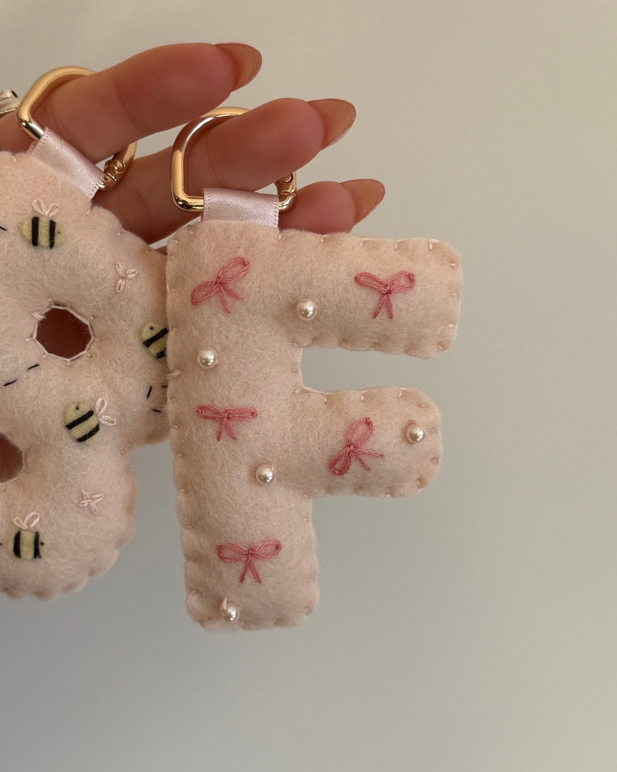 hand stitched felt bag charm - sunday bow